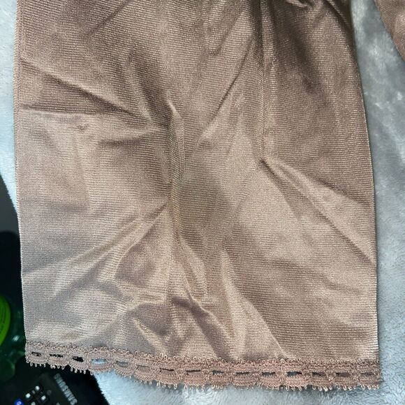 Vanity Fair Petite Vintage 60/70s Button Up Nightgown Nylon Satin Lace USA Made - Picture 4 of 10